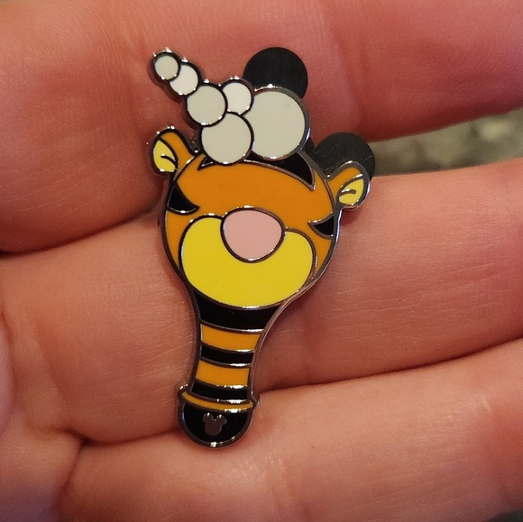 Disney Jewelry - (5 For $30) Disney Pin Tigger Bubble Wand Hidden Disney Wave B 2025 Pin